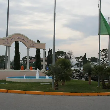 Terri Desenzano del Garda